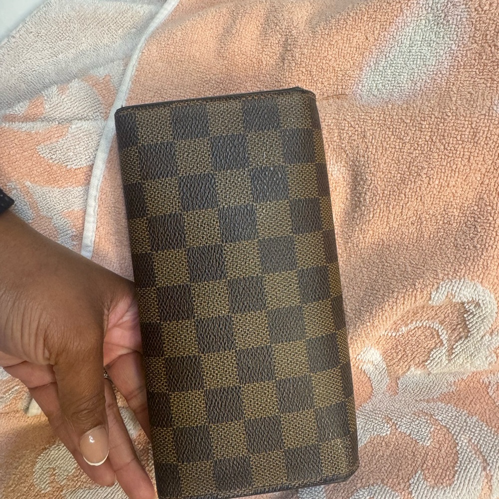 Louis Vuitton Sarah Wallet - Picture 3 of 3